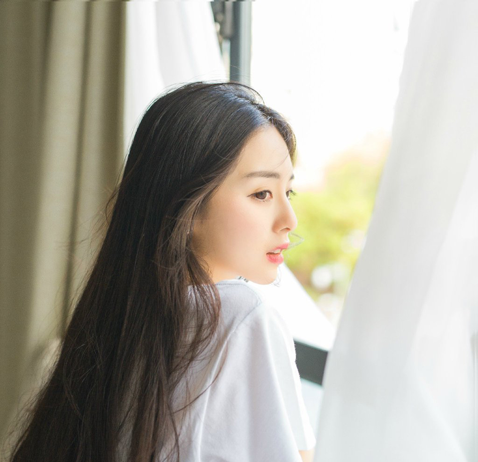 友谊，以互相尊重为基础的崇高美好的友谊，深切的同情，对别人的成就决不恶意嫉妒，对自己培养一种集体利益高于一切的意识。